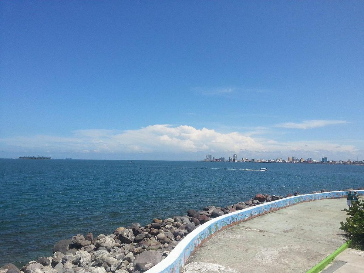 Suites Brisa Marina - Atras De Playa Regatas Y El Malecon, 6 Calles Del Acuario Veracruz Exteriér fotografie