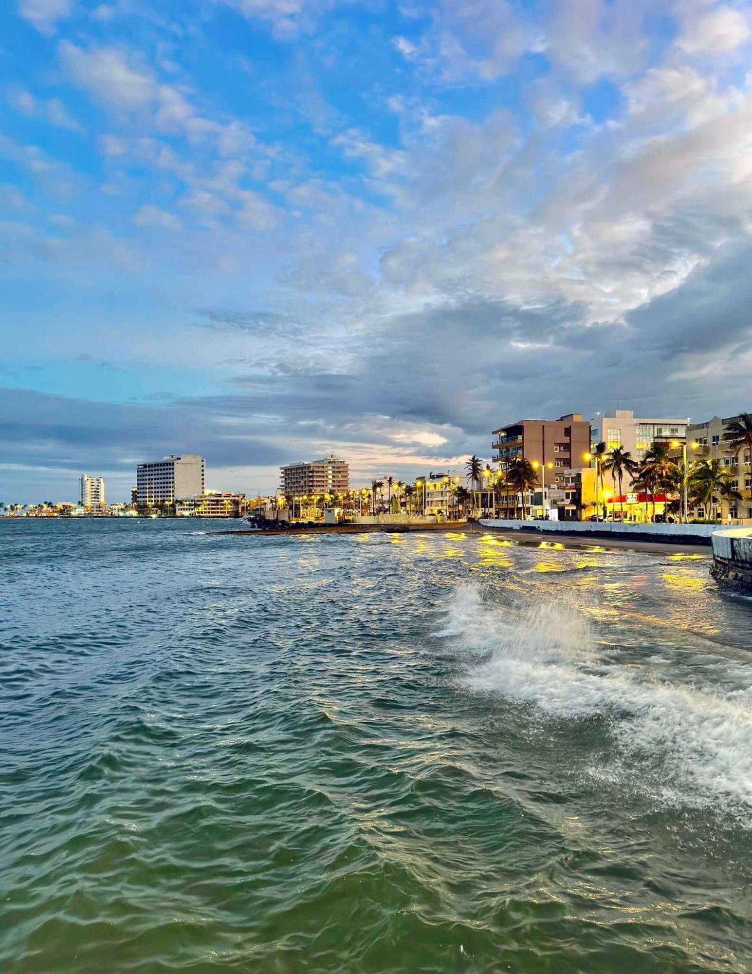 Suites Brisa Marina - Atras De Playa Regatas Y El Malecon, 6 Calles Del Acuario Veracruz Exteriér fotografie