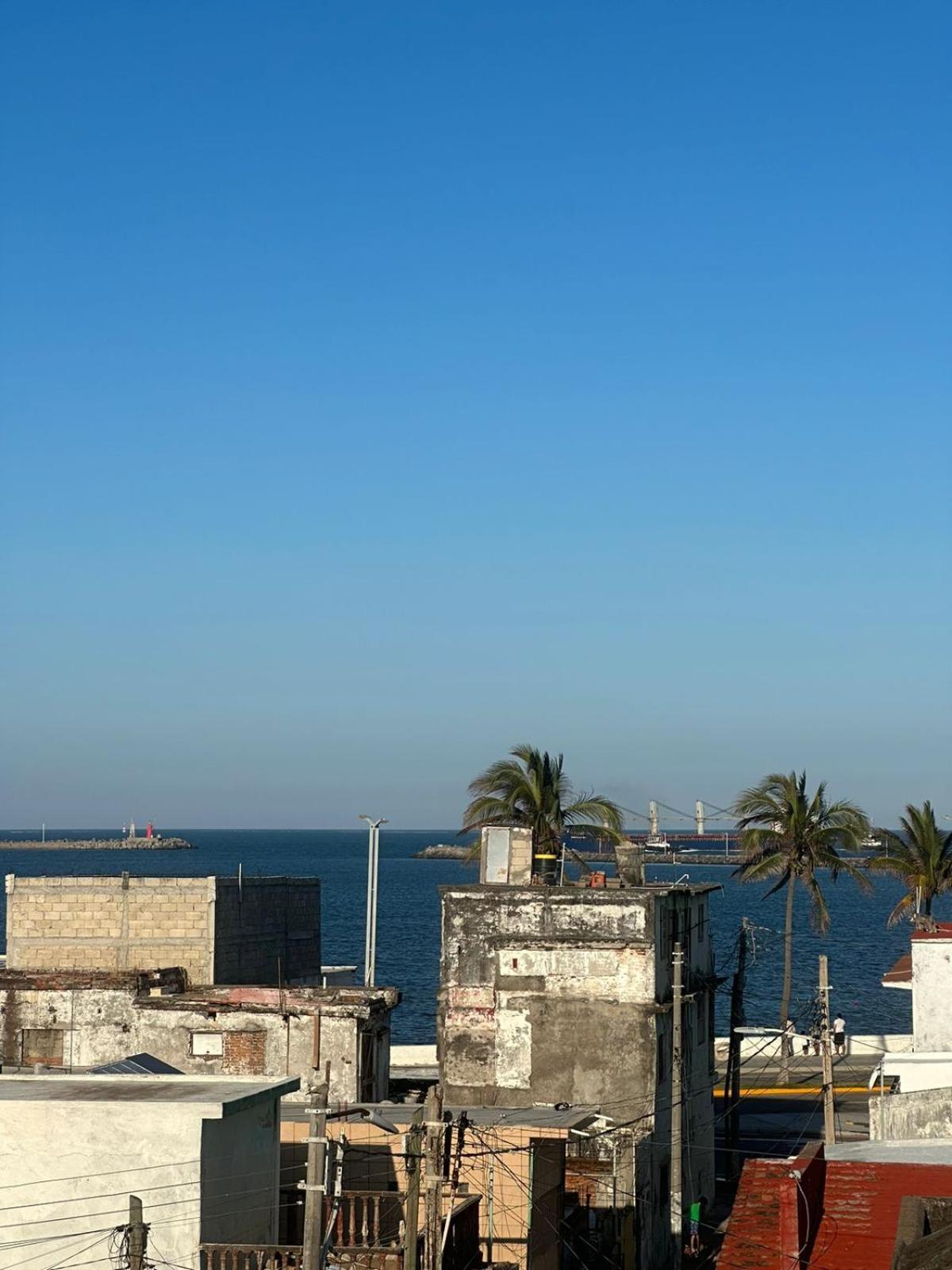 Suites Brisa Marina - Atras De Playa Regatas Y El Malecon, 6 Calles Del Acuario Veracruz Exteriér fotografie